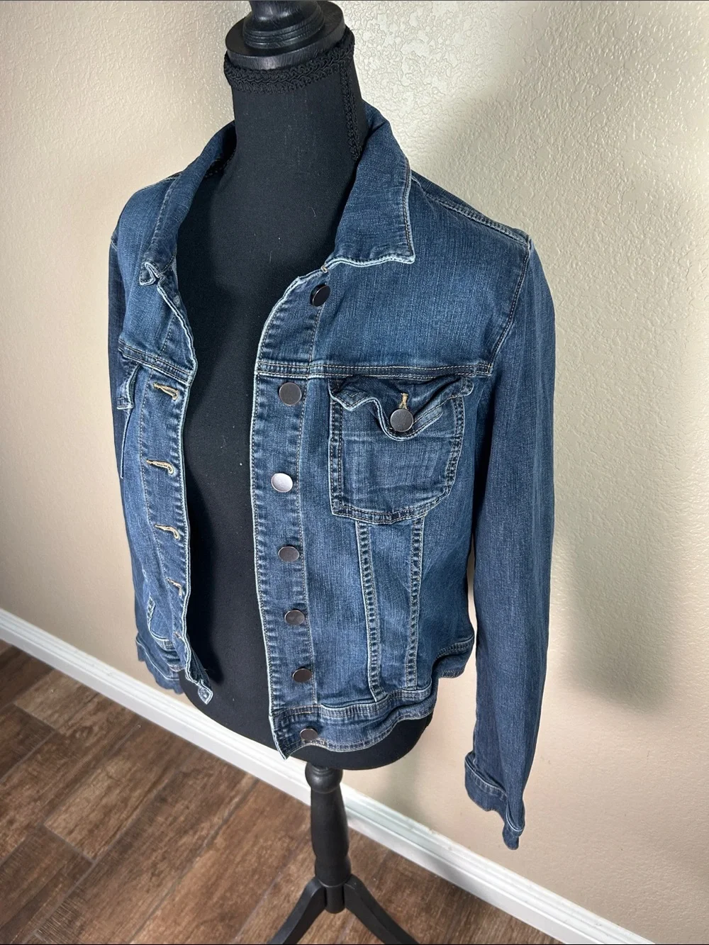 KUT from the Kloth Stretch Denim Jacket Medium Wash Women’s Size Medium